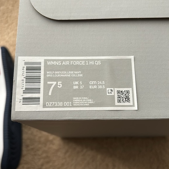 Nike Air Women's Air Force 1 High Shoes Grey/White/Navy Size 7.5 - Picture 3 of 3